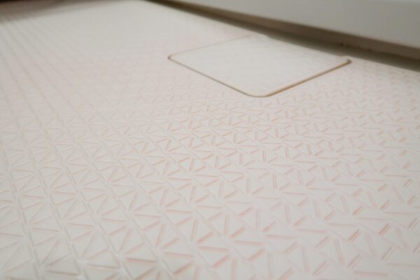 お風呂のピンク汚れ（赤カビ）はなぜすぐ生える？原因と5分でできる撃退法